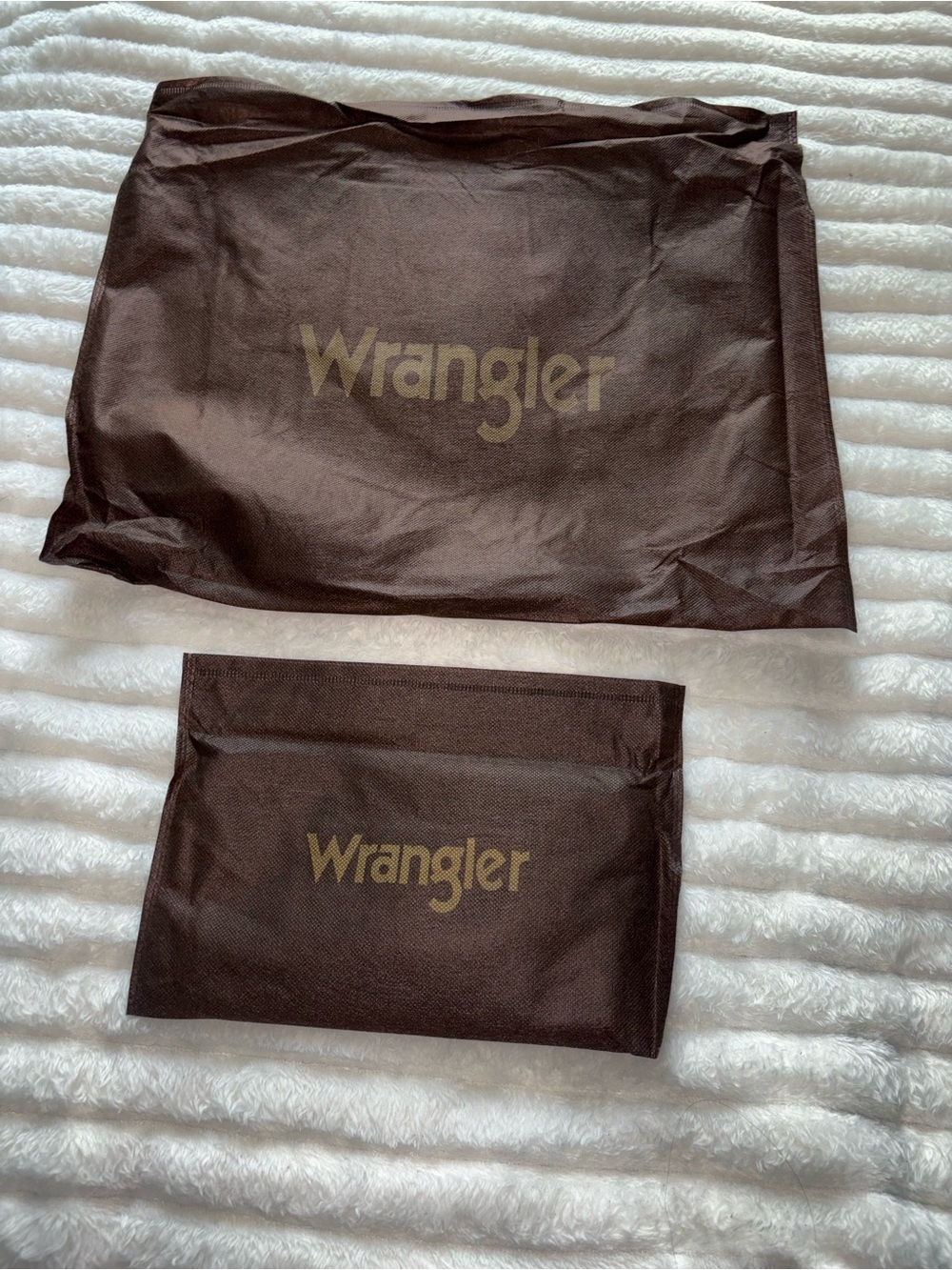 NWT Wrangler Cow Print Tote Bag & Wristlet Set Green Crossbody Straps - Picture 12 of 12